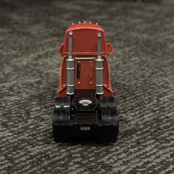 RARE Disney Pixar Cars Oliver Lightload Mack Truck Hauler Cab Only - Picture 5 of 6